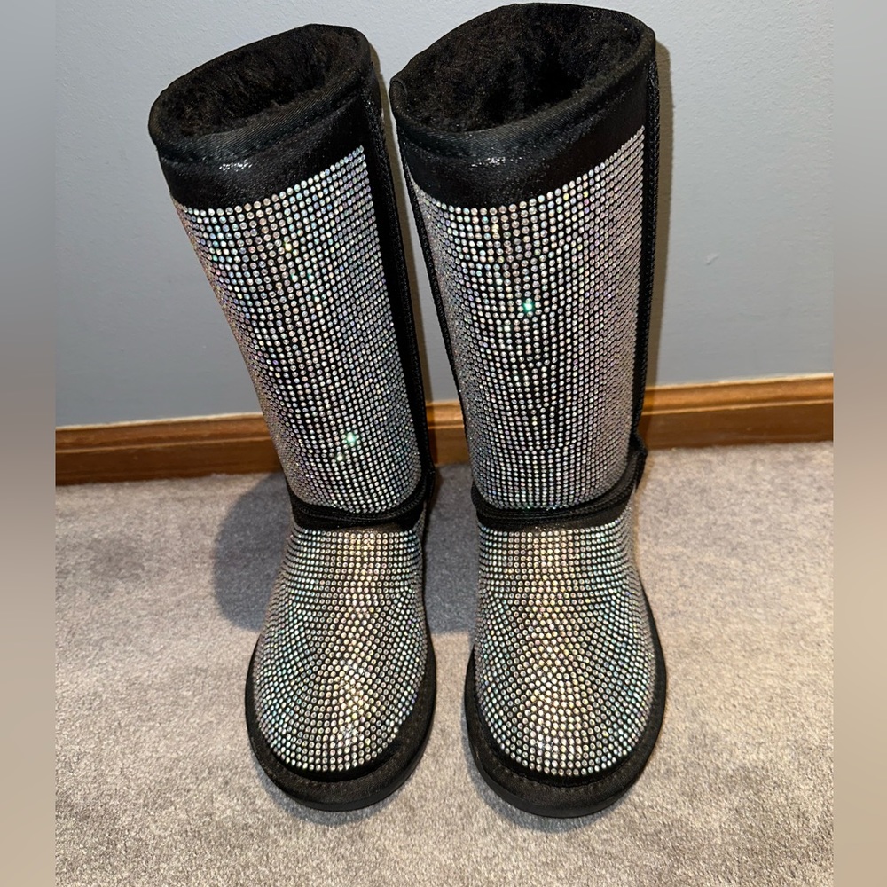 *SOLD* Ugg Style Rhinestone Boots 5.5